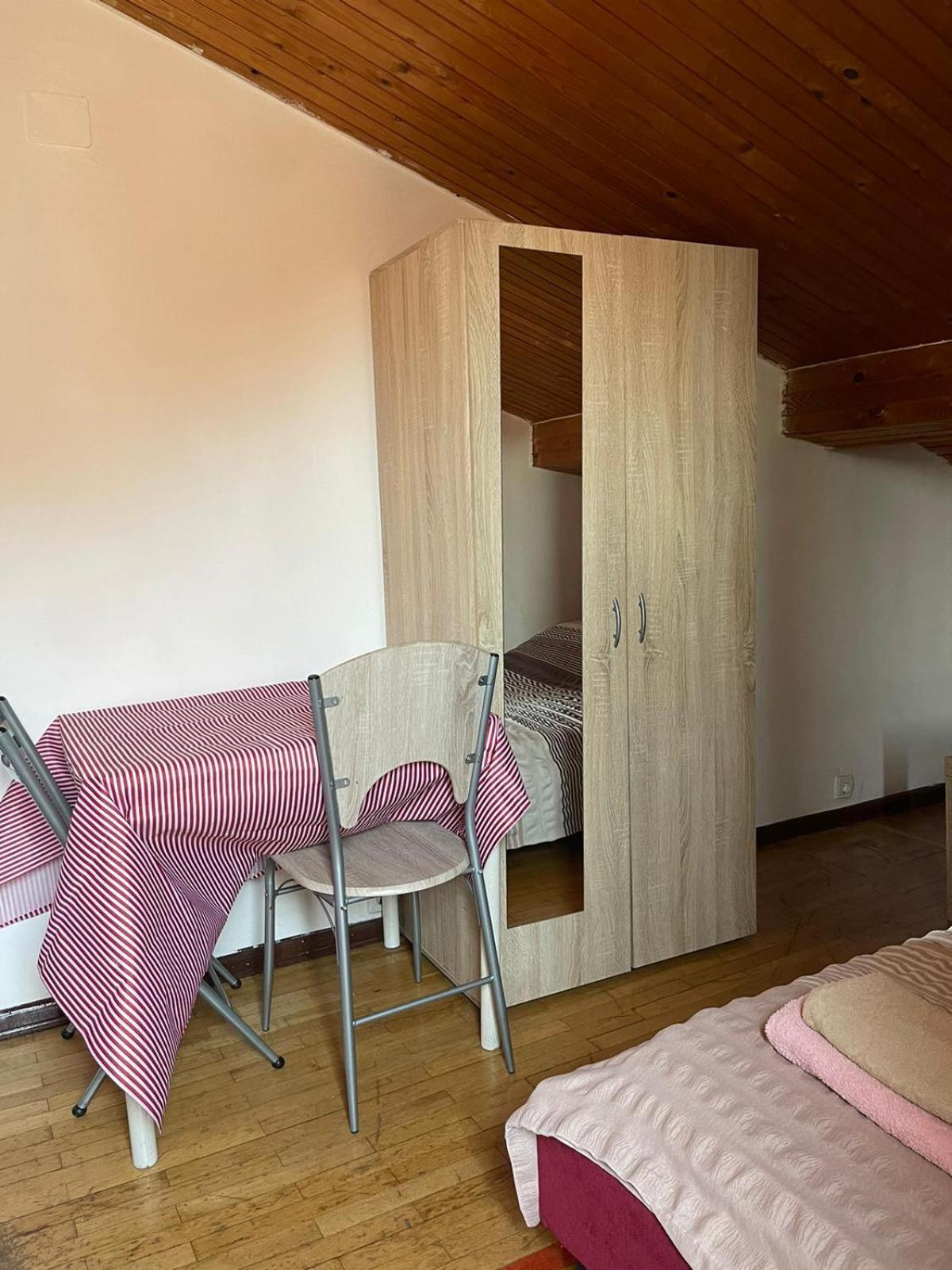 Roman Arch- Low Budget Doublebed Room In Top Center Pula Dış mekan fotoğraf